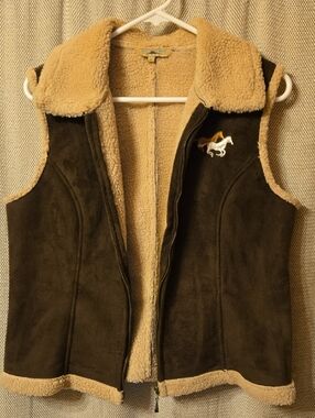 Sherpa-Lined Vest - Brown with Tan Trim